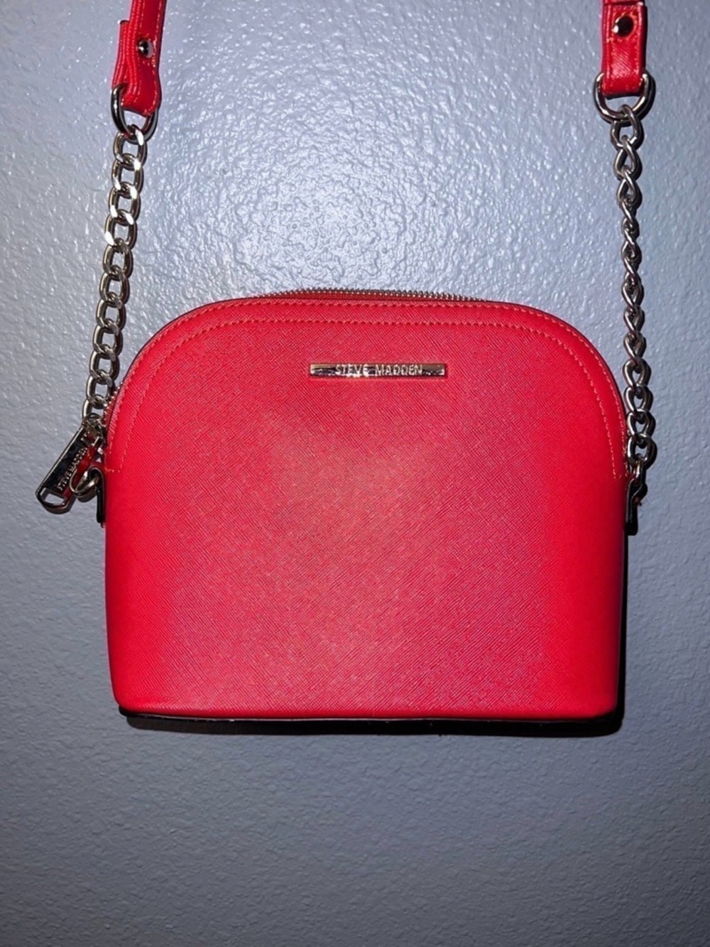 Red Steve Madden Crossbody Purse in good condition please read